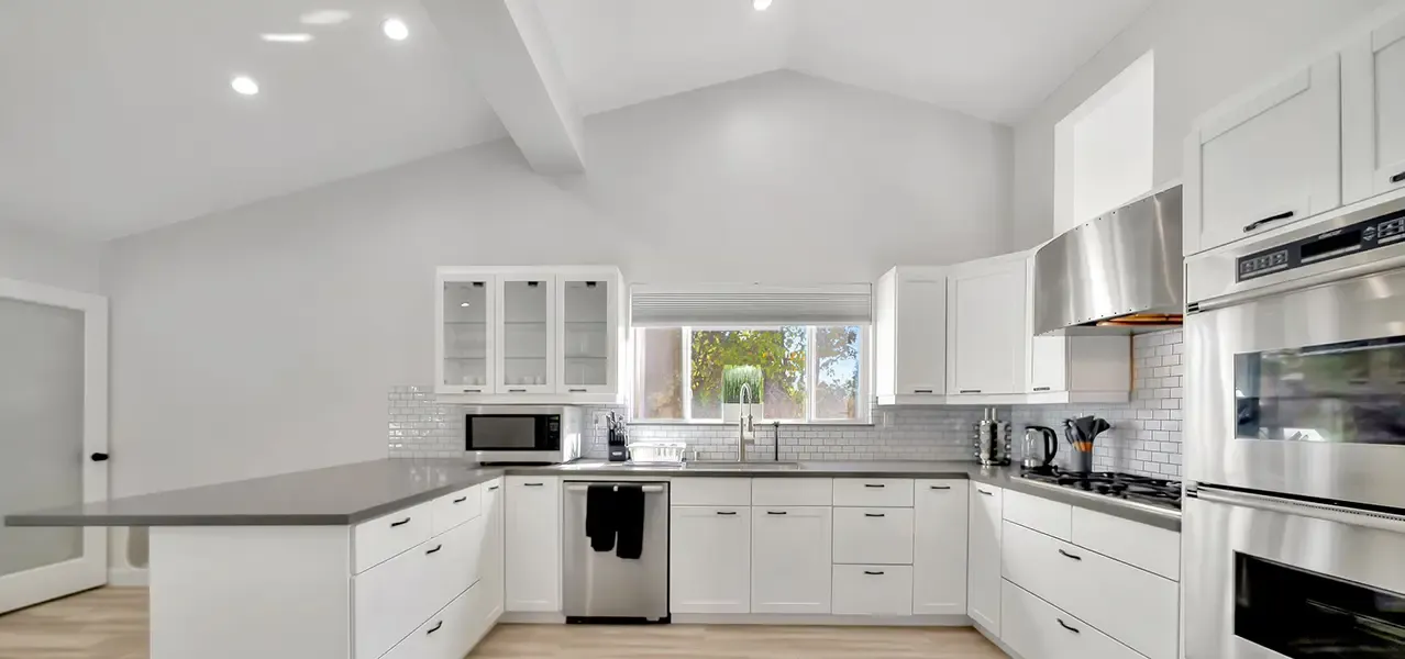 proj woodland hills classical kitchen gallery 0